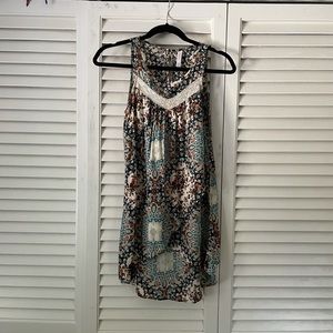 Xhilaration tank top. Size small. Multicolored